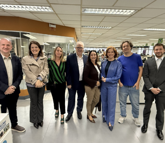Fisesp visita redação do Estadão para diálogo sobre cobertura jornalística e combate ao antissemitismo