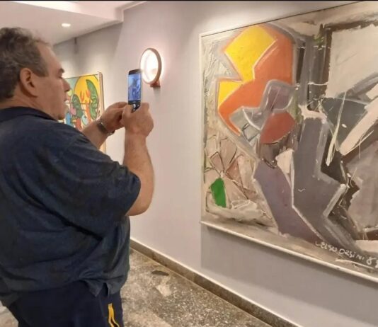 Grupo Chaverim promove Oficina de Fotografia sobre Textura, Repetição e Light Painting