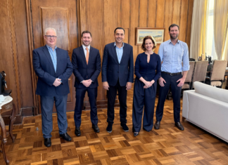 Vice-governador Felicio Ramuth recebe Fisesp no Palácio dos Bandeirantes