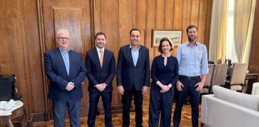 Vice-governador Felicio Ramuth recebe Fisesp no Palácio dos Bandeirantes