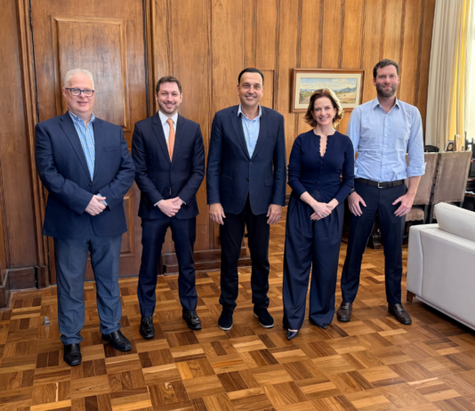 Vice-governador Felicio Ramuth recebe Fisesp no Palácio dos Bandeirantes