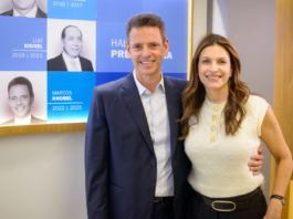 Foto de Marcos Knobel passa a integrar o hall da Presidência da Fisesp