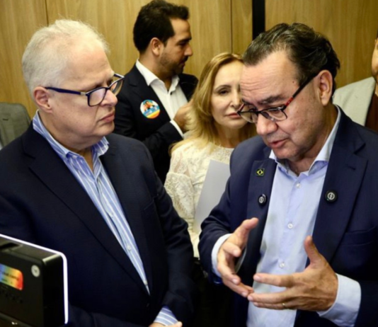 Fisesp entrega a Augusto Cury Carta que propõe compromissos com a comunidade judaica