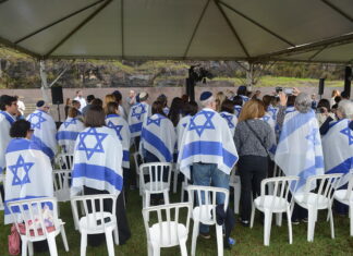 Comunidade judaica homenageia vítimas dos ataques de 7 de Outubro em ato solene em São Paulo