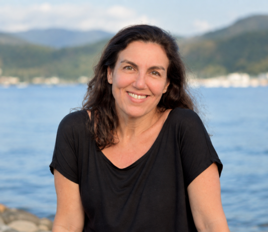 Educadora da StandWithUs Brasil leva literatura judaica a estudantes da rede pública paulistana
